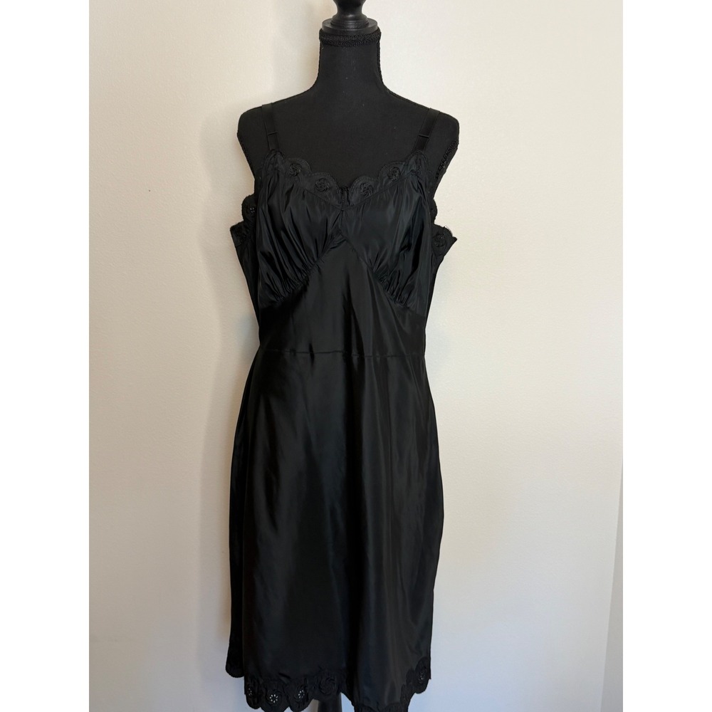 Vintage Dutchmaid Ephrata Black Full Slip Lace Trim Floral Embroidery Size 40